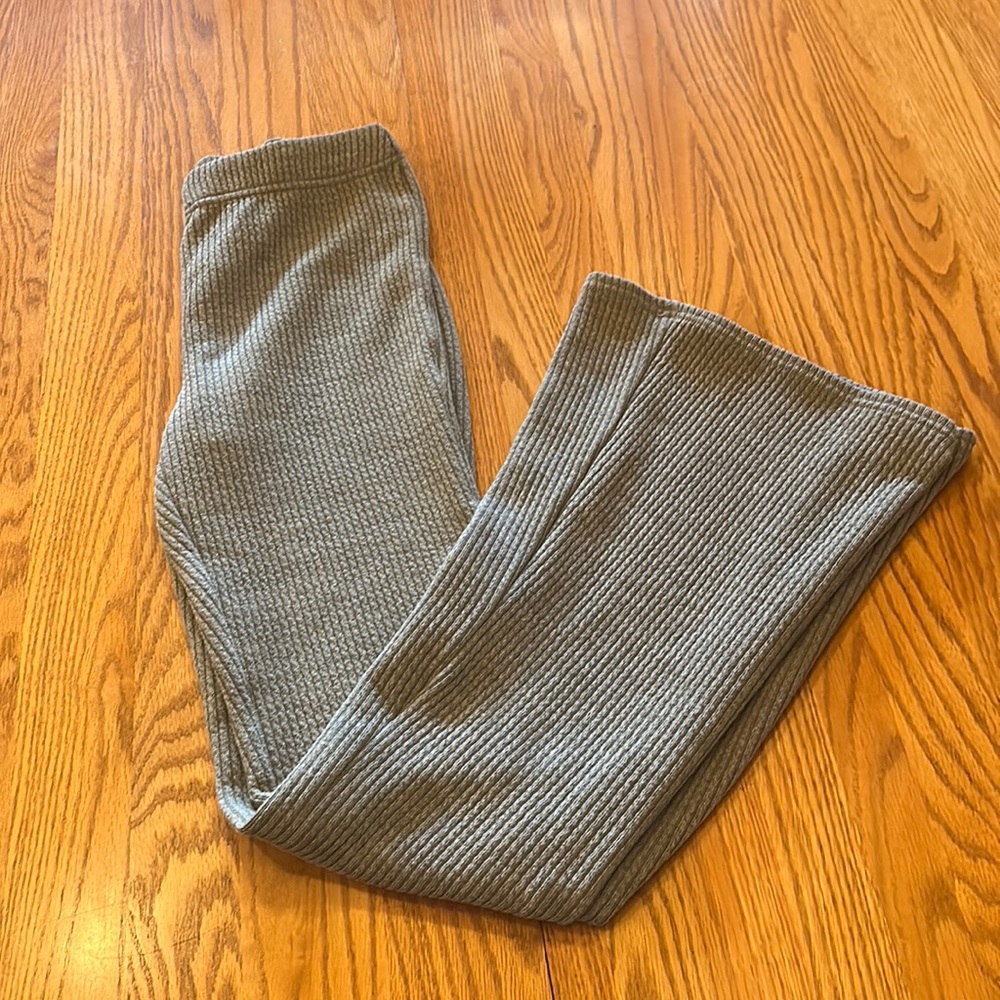 American Eagle Sage Ribbed Flare Leggings